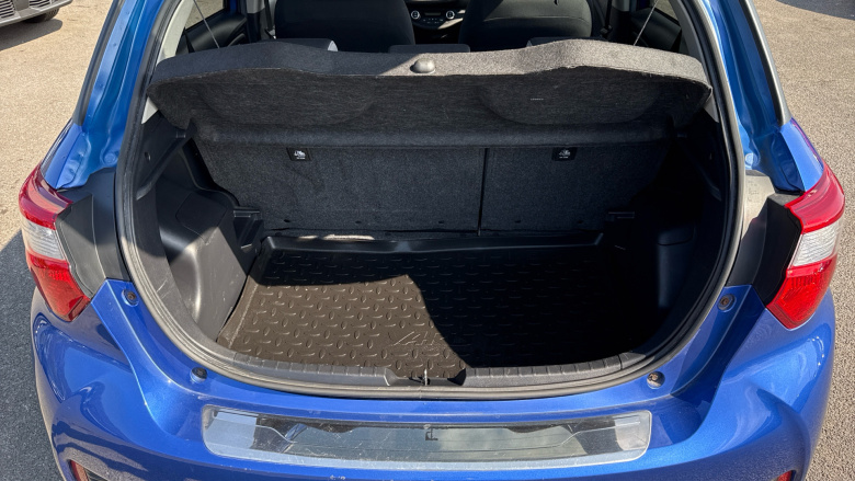 Toyota Yaris 1.5 Hybrid Y20 5dr CVT [Bi-tone] Hybrid Hatchback